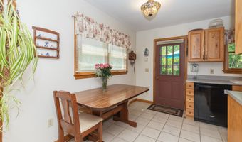 21 Bethpage Dr, Bethel, CT 06801