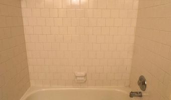 2 FALLEN TREE Ct C, Baltimore, MD 21227