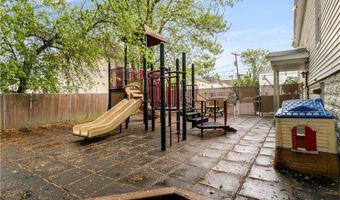 1326 Plainfield St, Cranston, RI 02920