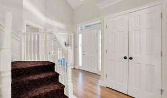 9015 Admirals Pointe Dr, Indianapolis, IN 46236