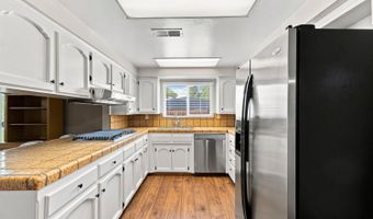 10840 Cedar St, Armona, CA 93202