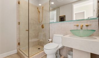 559 Moaniala St, Honolulu, HI 96821