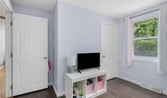 111 Bramble Bush Rd, Coventry, RI 02816