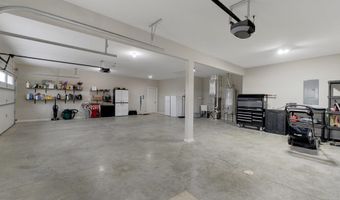 201 Thoroughbred Ln, Auburn, IN 46706