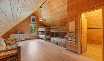 9 PINE St, Alpine, WY 83128