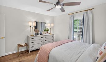 819 E UNIVERSITY Dr, Auburn, AL 36830