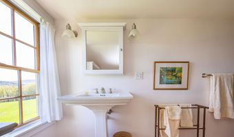 57 Darling Ln, Barnet, VT 05821