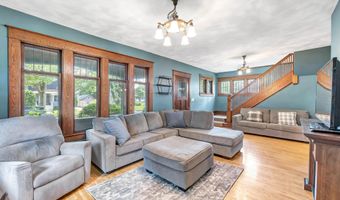1228 W LAWRENCE St, Appleton, WI 54914
