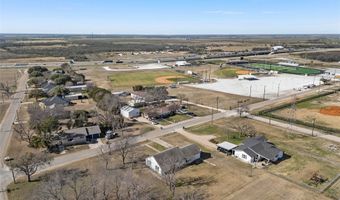 310 S 3rd St, Abbott, TX 76621