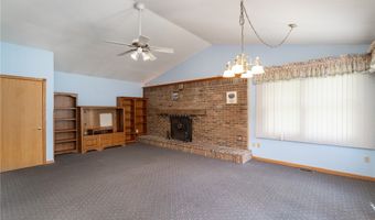 915 Sharondale Dr, Amherst, OH 44001