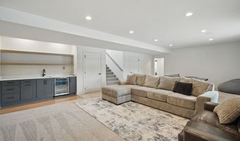 1004 NW Hugg Dr, Polk City, IA 50226