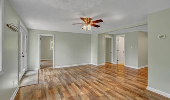 68 Old Oak Trl, Coventry, CT 06238