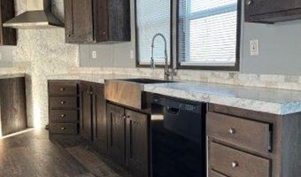 811 NE Front St, Millsap, TX 76066