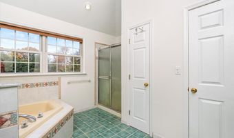 20 Yeger Dr, Allentown, NJ 08501