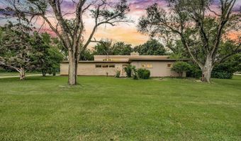 5401 E 40th St N, Bel Aire, KS 67220