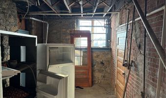 1015 S 6th St, Atchison, KS 66002