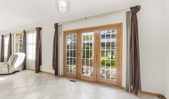 546 N 4th Ave, Addison, IL 60101