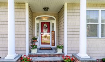 38 Greenridge Dr, Brookfield, CT 06804