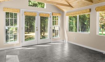 85 Gateway Rd, North Kingstown, RI 02852