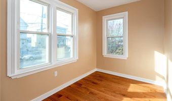 137 Deacon St, Bridgeport, CT 06607