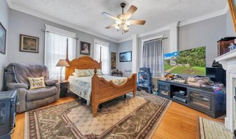 901 Bedford Ave, Altavista, VA 24517