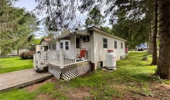 321 Campstead Cir, Tobyhanna, PA 18610