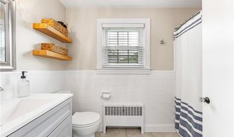 25 Marshall Way, East Providence, RI 02916