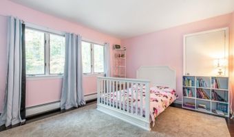 312 Mountainside Dr, Alloway, NJ 07422