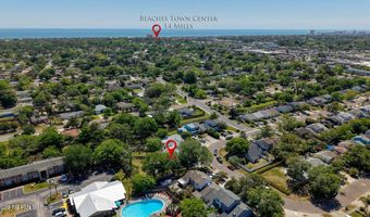 582 AQUATIC Dr, Atlantic Beach, FL 32233