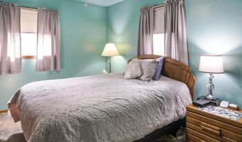 902 S 17th St, Aberdeen, SD 57401