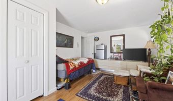 16 Courtway St, Narragansett, RI 02882