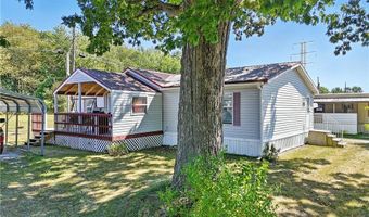 24 Silver Pond Dr, Apple Creek, OH 44606
