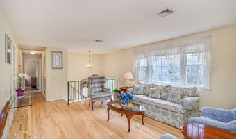 7 Side Hill Ln, Danbury, CT 06810