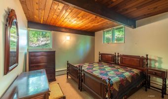 15 Angela St, Athens, OH 45701