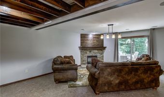 312 Brookshire Ct, Altoona, WI 54720