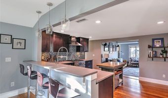 12 Grassy Plain Rd, Barrington, RI 02806