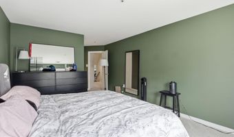 277 S PICKETT St 302, Alexandria, VA 22304