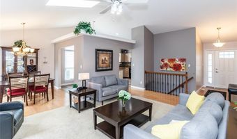 1201 Oak Borough Dr, Ballwin, MO 63021