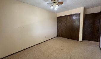 723 NE 15th Ave, Aberdeen, SD 57401