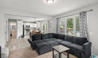 1107 Rosewood Dr, Altoona, IA 50009