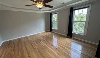 1748 Town Home Dr, Apex, NC 27502