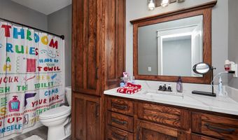 233 NE 60th Ct, Ankeny, IA 50021