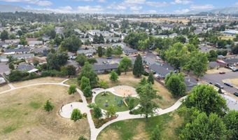 5094 DAISY St, Springfield, OR 97478