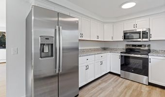 472 Dunn Rd, Belgrade, ME 04917