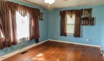 45 Howard St, Austin, IN 47102