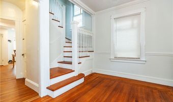 5 Gardiner St, Newport, RI 02840