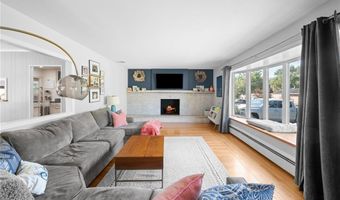 30 Oak Grove Blvd, North Providence, RI 02911