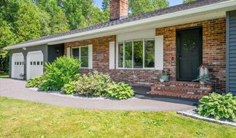 121 Packard Dr, Bangor, ME 04401