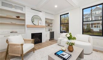 7 Champlin St, Newport, RI 02840