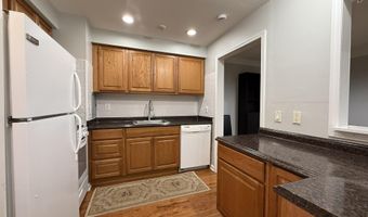 1253 Island Dr 102, Ann Arbor, MI 48105